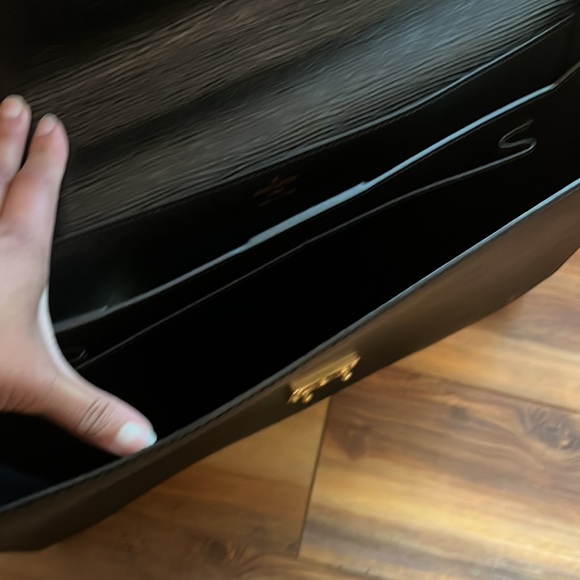 Louis Vuitton Briefcase *Authentic* no damage - Picture 4 of 9